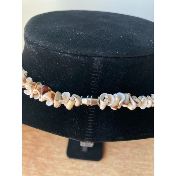 90s Y2K 18in Hawaiian Natural Brown Luhuanus Curly Shell Choker Necklace - Picture 4 of 5